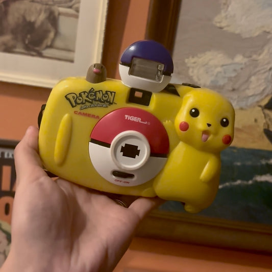 1999 Tiger Electronics Pokémon Pikachu 35mm camera